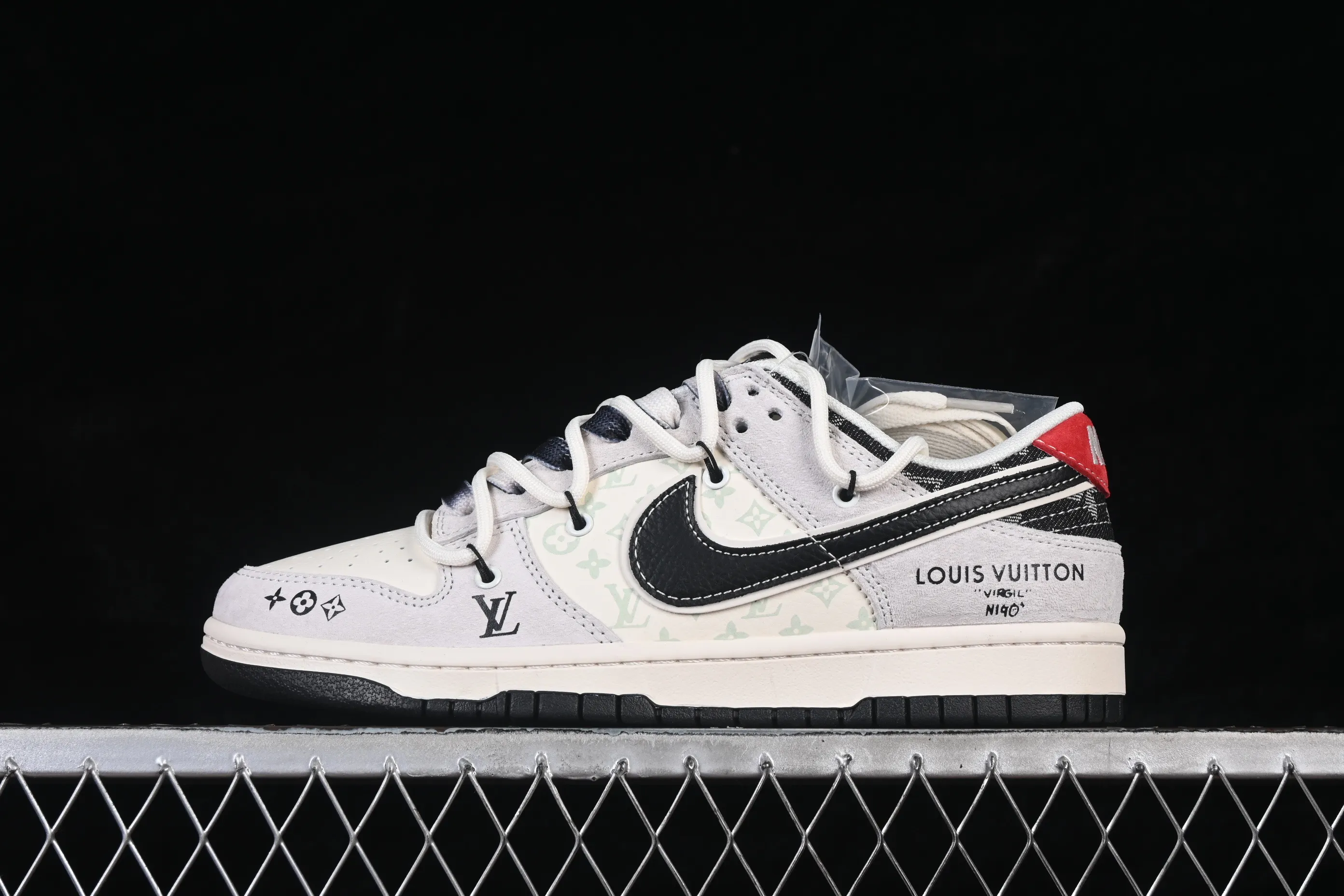 All Categories Nk SB Dunk Series Nk SB Dunk Low High-end Customized Low-top Shoes Nike SB Dunk Low LV Co-branded Pebbled Hook Drawstring Anniversary High-end Customized Low-top Casual Shoes CX5050-Y53
